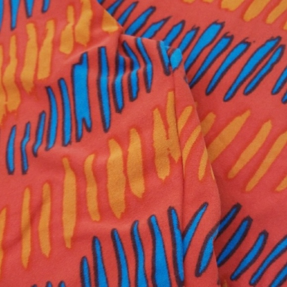 NWOT LulaRoe tall & curvy leggings butter soft - Picture 5 of 5